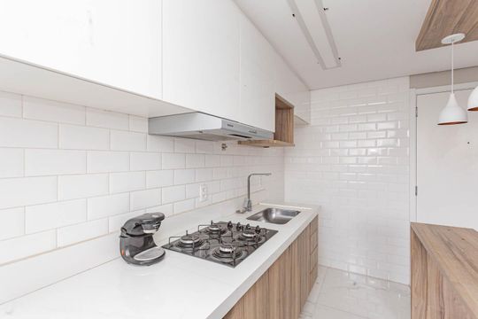 Cozinha de apartamento para alugar com 2 quartos, 40m² em Parque Bristol, São Paulo