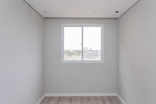 Quarto 1 de apartamento para alugar com 2 quartos, 40m² em Parque Bristol, São Paulo