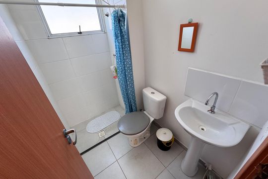 Banheiro de apartamento à venda com 2 quartos, 42m² em Feitoria, São Leopoldo