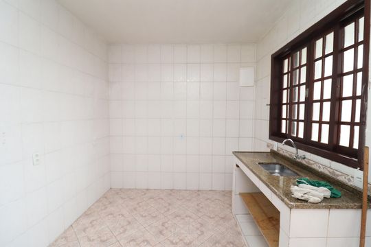 Cozinha de casa para alugar com 2 quartos, 82m² em Praia da Bandeira, Rio de Janeiro