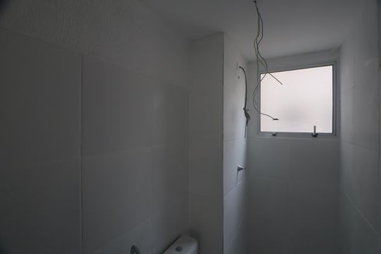 Banheiro de apartamento para alugar com 2 quartos, 42m² em Fátima, Canoas