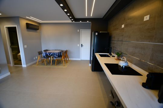 Cozinha de apartamento para alugar com 2 quartos, 67m² em Taquaral, Campinas