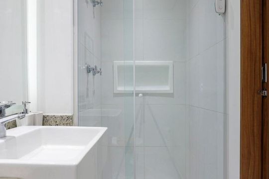 Banheiro de kitnet/studio à venda com 1 quarto, 22m² em Jardim das Acácias, São Paulo