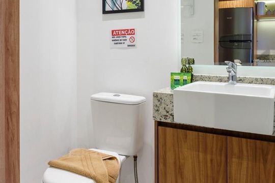 Banheiro de kitnet/studio à venda com 1 quarto, 22m² em Jardim das Acácias, São Paulo