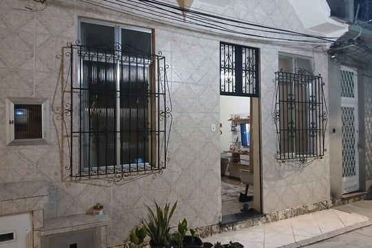 Fachada de casa à venda com 3 quartos, 100m² em Rocha, Rio de Janeiro