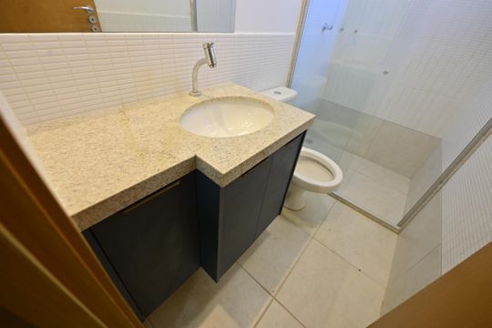 Banheiro da Suíte de apartamento para alugar com 2 quartos, 66m² em Setor Pedro Ludovico, Goiânia