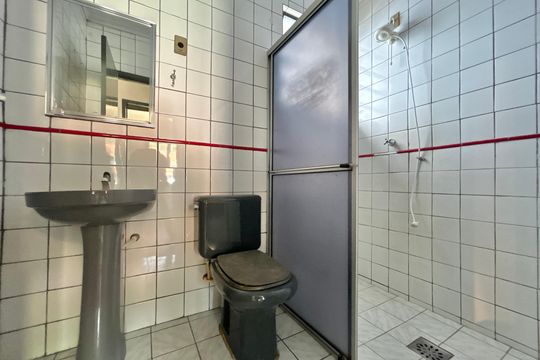 Banheiro de casa à venda com 3 quartos, 180m² em Rondônia, Novo Hamburgo