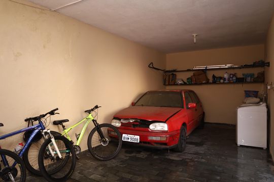 Garagem de casa à venda com 3 quartos, 160m² em Vila Monte Santo, São Paulo