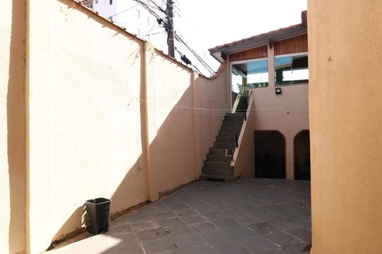 Quintal de casa à venda com 3 quartos, 160m² em Vila Monte Santo, São Paulo