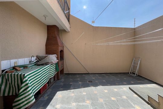 Quintal de casa à venda com 3 quartos, 235m² em Jaguaré, São Paulo