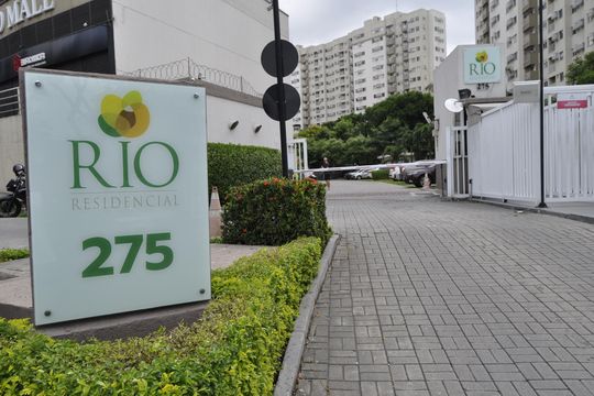 Fachada de apartamento para alugar com 2 quartos, 52m² em Del Castilho, Rio de Janeiro