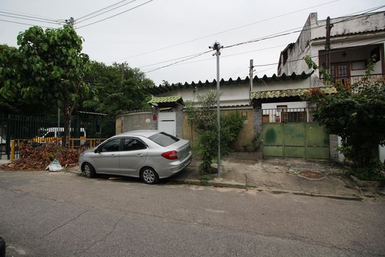 Fachada de casa à venda com 2 quartos, 170m² em Anil, Rio de Janeiro