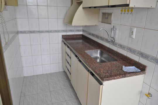 Cozinha de apartamento à venda com 2 quartos, 46m² em Sampaio, Rio de Janeiro