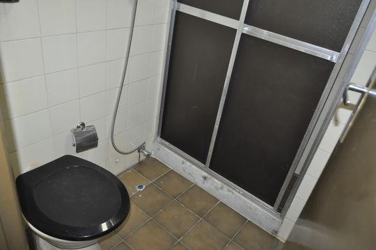 Banheiro de apartamento à venda com 2 quartos, 46m² em Sampaio, Rio de Janeiro
