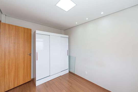 Quarto 1 de apartamento para alugar com 2 quartos, 48m² em Engenho Nogueira, Belo Horizonte
