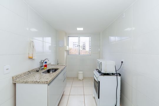 Cozinha de apartamento para alugar com 2 quartos, 48m² em Engenho Nogueira, Belo Horizonte