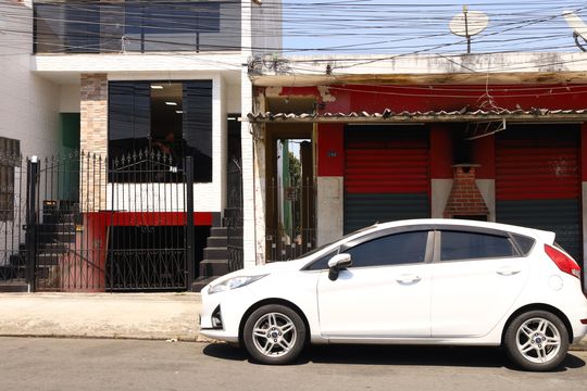 Fachada de apartamento para alugar com 1 quarto, 30m² em Vila Carmosina, São Paulo