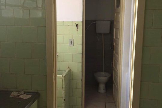 Banheiro de apartamento à venda com 2 quartos, 70m² em Mont’Serrat, Porto Alegre