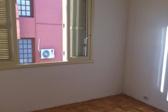 Quarto 1 de apartamento à venda com 2 quartos, 70m² em Mont’Serrat, Porto Alegre