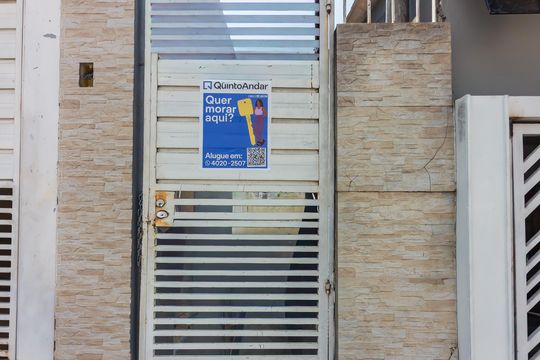 Fachada de casa para alugar com 1 quarto, 150m² em São Pedro, Osasco