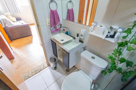 banheiro de apartamento para alugar com 2 quartos, 70m² em São Francisco, Belo Horizonte
