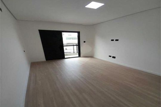 Casa à venda com 3 quartos, 142m² em Parque Oratório, Santo André
