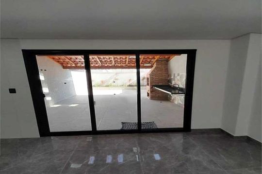 Casa à venda com 3 quartos, 142m² em Parque Oratório, Santo André