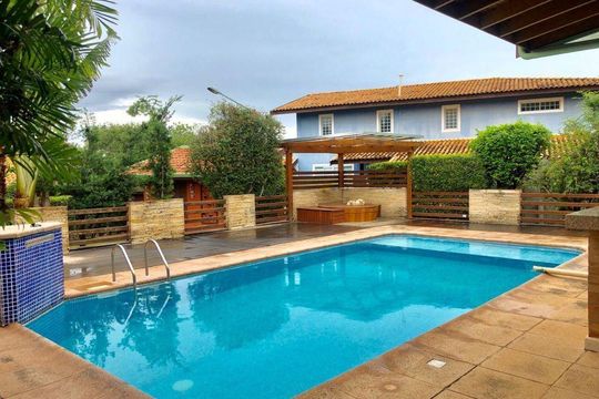 Área Externa de casa à venda com 5 quartos, 386m² em Parque Xangrilá, Campinas