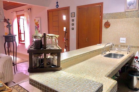 Sala de casa à venda com 5 quartos, 386m² em Parque Xangrilá, Campinas