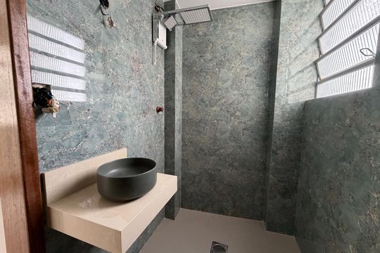 Banheiro de kitnet/studio à venda com 1 quarto, 26m² em Vila Prudente, São Paulo