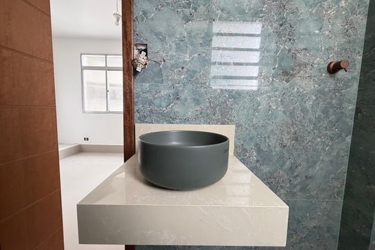 Banheiro de kitnet/studio à venda com 1 quarto, 26m² em Vila Prudente, São Paulo