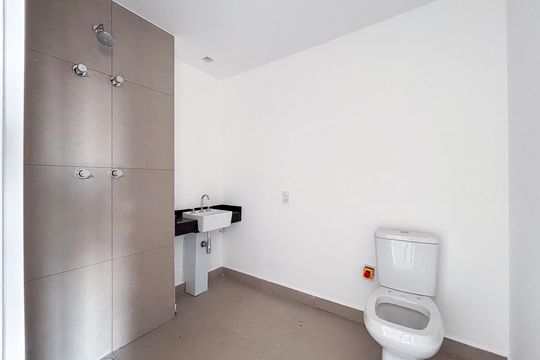 Banheiro de kitnet/studio para alugar com 1 quarto, 25m² em Vila Mariana, São Paulo
