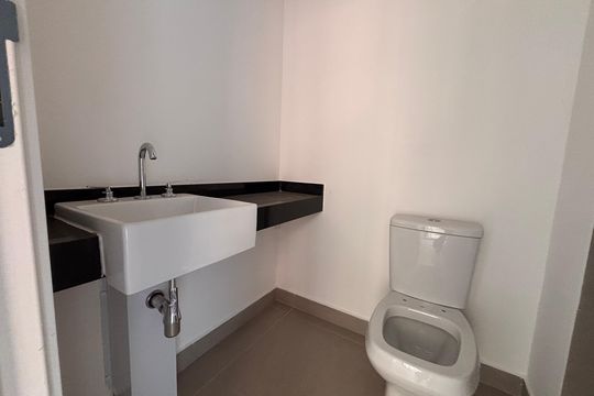 Banheiro de kitnet/studio para alugar com 1 quarto, 25m² em Vila Mariana, São Paulo