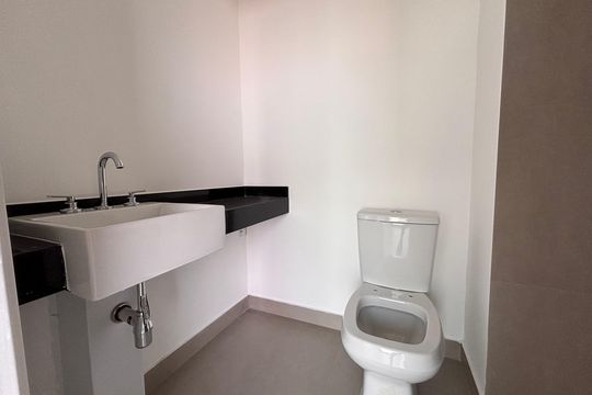 Banheiro de kitnet/studio para alugar com 1 quarto, 33m² em Vila Mariana, São Paulo