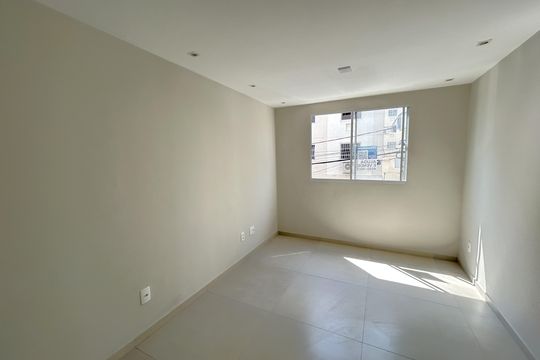 Sala de apartamento para alugar com 2 quartos, 40m² em Madureira, Rio de Janeiro