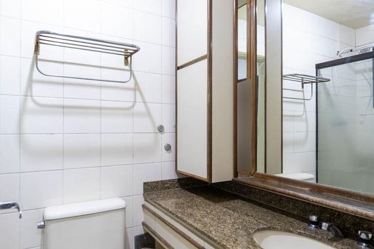 Banheiro de kitnet/studio para alugar com 1 quarto, 35m² em Campos Elíseos, São Paulo