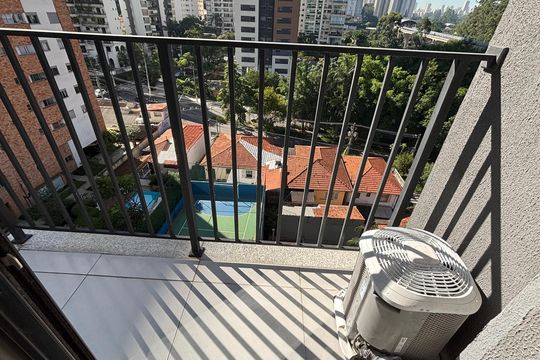 Varanda da Sala/Cozinha de kitnet/studio à venda com 1 quarto, 27m² em Campo Belo, São Paulo