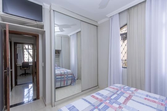 Quarto 2 de apartamento para alugar com 2 quartos, 110m² em Santa Branca, Belo Horizonte