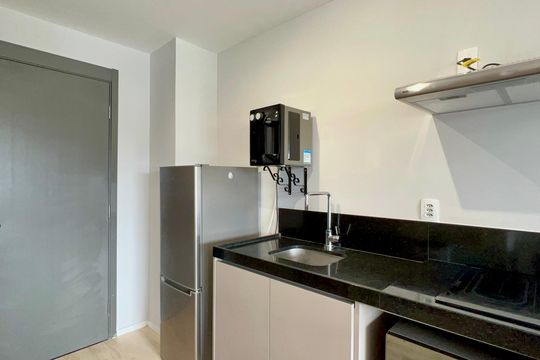 Cozinha de kitnet/studio para alugar com 1 quarto, 27m² em Sumaré, São Paulo