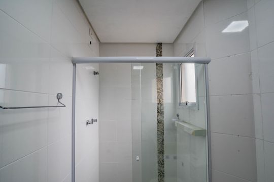 Banheiro da Suíte de apartamento à venda com 3 quartos, 95m² em Parque das Nações, Santo André