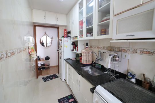Cozinha  de apartamento para alugar com 2 quartos, 58m² em Bussocaba, Osasco