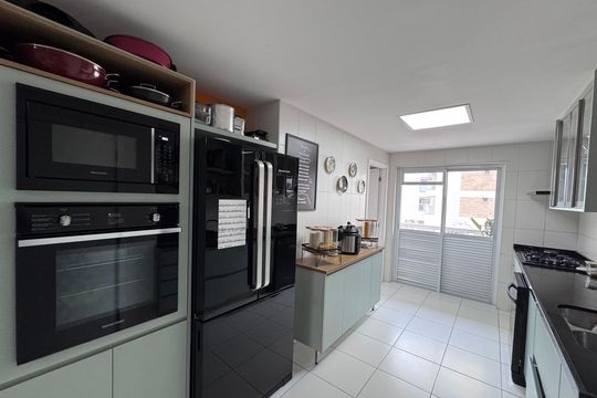 Cozinha de apartamento à venda com 3 quartos, 227m² em Barra da Tijuca, Rio de Janeiro