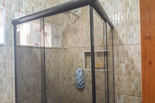Banheiro 2 de casa à venda com 4 quartos, 224m² em Ferrazópolis, São Bernardo do Campo