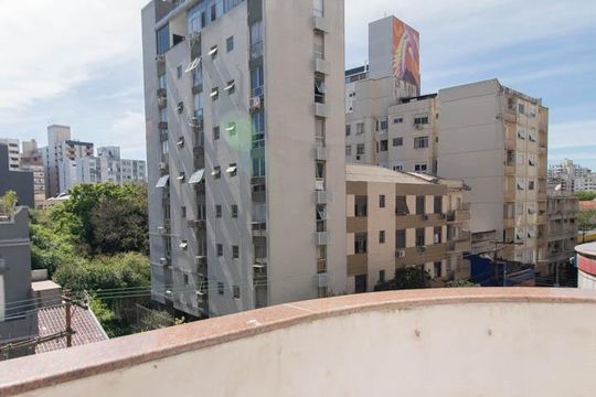Varanda do Quarto 2 de apartamento para alugar com 3 quartos, 74m² em Cidade Baixa, Porto Alegre