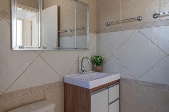 Banheiro de apartamento para alugar com 3 quartos, 74m² em Cidade Baixa, Porto Alegre