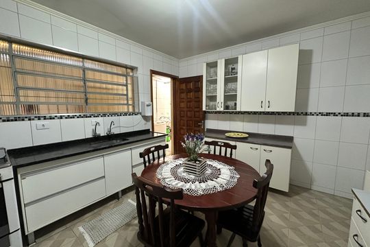 Cozinha de casa à venda com 5 quartos, 238m² em Vila Pindorama, Barueri
