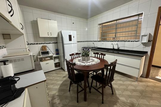 Cozinha de casa à venda com 5 quartos, 238m² em Vila Pindorama, Barueri