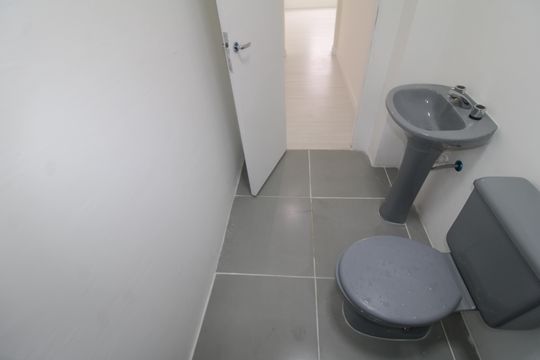 Banheiro  de apartamento à venda com 4 quartos, 176m² em Jardim das Laranjeiras, São Paulo