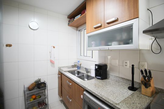 Cozinha de apartamento à venda com 2 quartos, 94m² em Vila Olímpia, São Paulo
