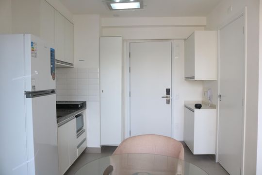 Cozinha de apartamento para alugar com 1 quarto, 27m² em Barra Funda, São Paulo
